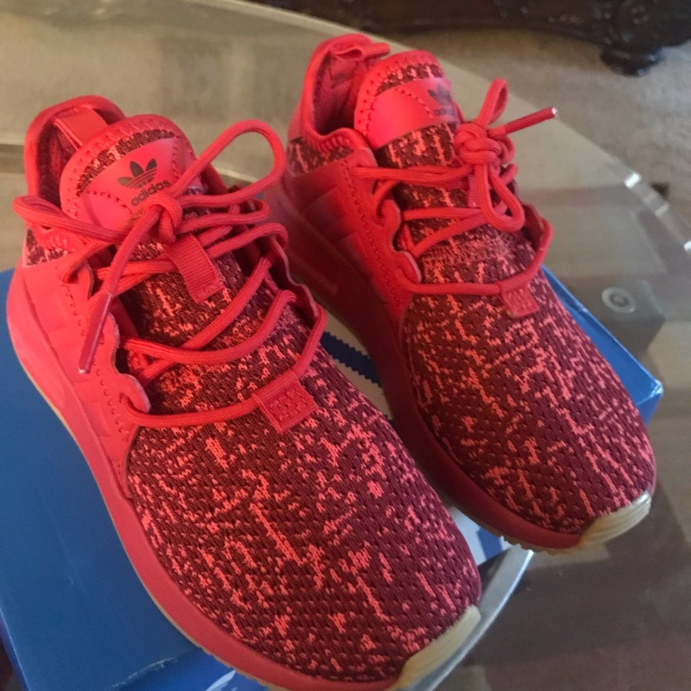 Little kids red Adidas❤️❤️super cute!